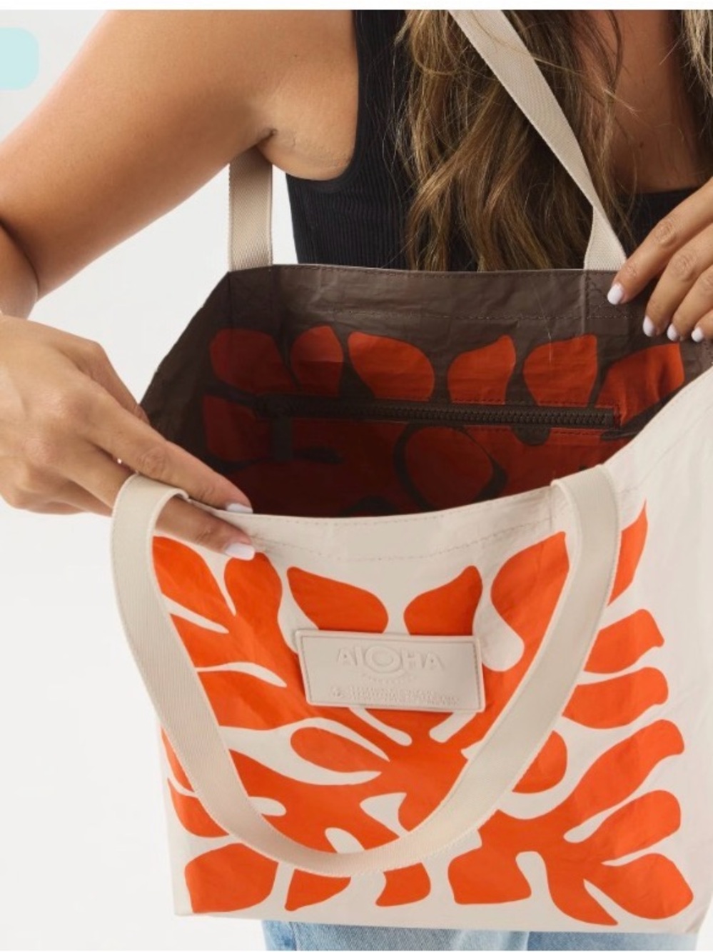 NWT ALOHA Collection Reversible Tote & Midpouch - Appliqué Zest on Sandstone